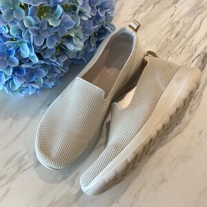 Skechers Go Walk Joy Sensational Day Taupe Stretch Goga Mat Sneakers 7.5